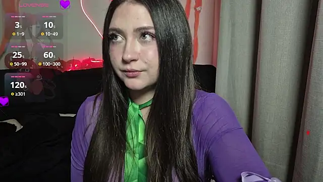 valentinauwu online show from October 26, 4:13 am