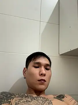 Snapshot of samuelcher chatting on October 10, 12:44 am samuelcher online show from October 10, 12:44 am