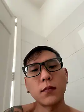 Snapshot of samuelcher chatting on October 2, 1:58 pm samuelcher online show from October 2, 1:58 pm