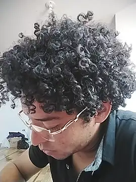 ThiagoFernandezChancay25 online show from February 21, 5:15 pm