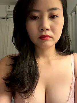 wly2028 online show from November 2, 12:43 pm