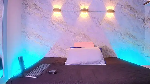 abbyrouss  online show from November 8, 3:10 am