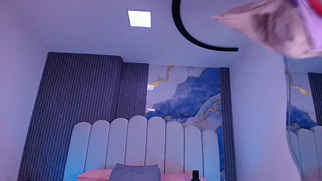 abbyrouss  online show from June 19, 3:12 am