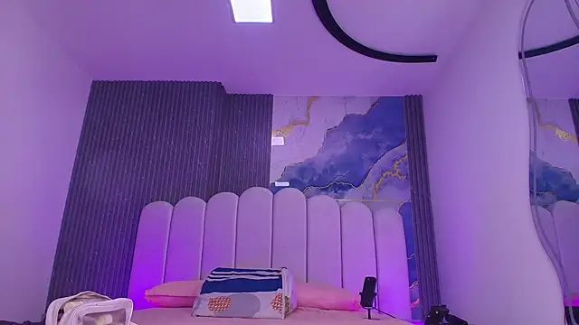 abbyrouss  online show from July 1, 3:07 am