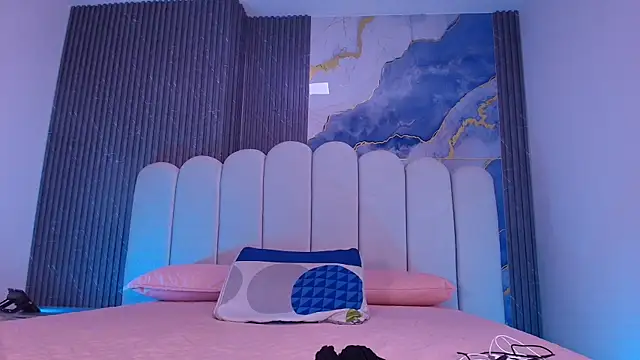 abbyrouss  online show from July 22, 3:19 am