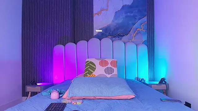 abbyrouss  online show from February 6, 3:13 am