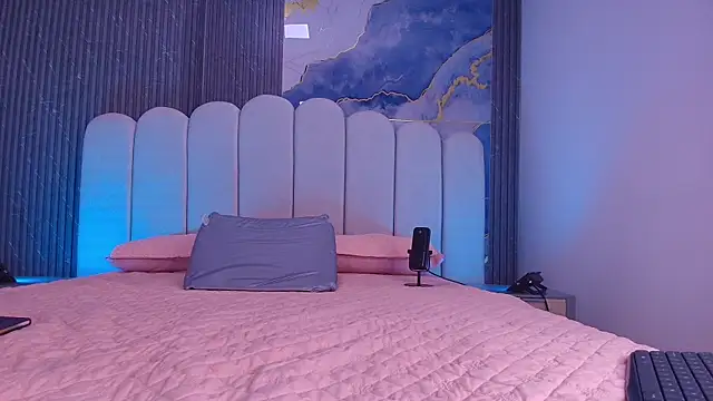abbyrouss  online show from April 22, 3:13 am