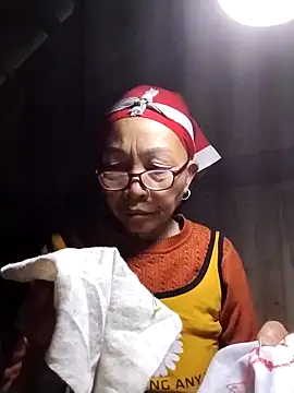 Snapshot of -Xuka-200 chatting on February 23, 11:38 pm -Xuka-200 online show from February 23, 11:38 pm