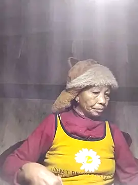 Snapshot of -Xuka-200 chatting on February 9, 3:43 pm -Xuka-200 online show from February 9, 3:43 pm