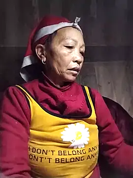 Snapshot of -Xuka-200 chatting on February 3, 11:32 pm -Xuka-200 online show from February 3, 11:32 pm