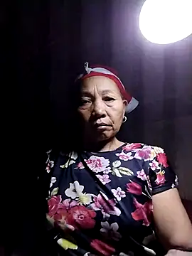 Snapshot of -Xuka-200 chatting on February 23, 11:33 am -Xuka-200 online show from February 23, 11:33 am