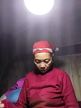 Snapshot of -Xuka-200 chatting on February 19, 12:13 pm -Xuka-200 online show from February 19, 12:13 pm