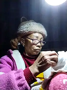 Snapshot of -Xuka-200 chatting on February 10, 3:22 pm -Xuka-200 online show from February 10, 3:22 pm