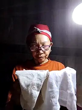 Snapshot of -Xuka-200 chatting on February 14, 11:16 pm -Xuka-200 online show from February 14, 11:16 pm