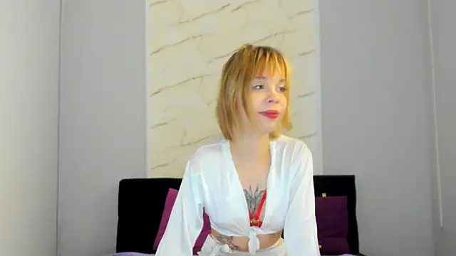 Snapshot of KittyGolden chatting on September 14, 4:57 am KittyGolden online show from September 14, 4:57 am