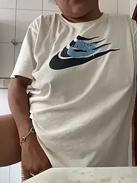 Snapshot of ___seusegredo chatting on February 17, 2:14 pm seusegredo online show from February 17, 2:14 pm