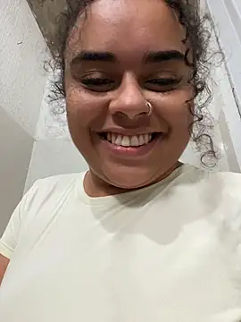 Snapshot of ___seusegredo chatting on February 24, 12:50 pm seusegredo online show from February 24, 12:50 pm