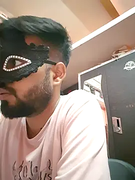 soniriyaa010101 online show from March 19, 6:19 pm