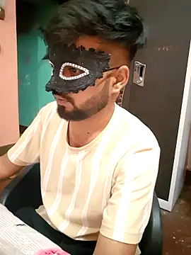 soniriyaa010101 online show from March 12, 8:35 pm