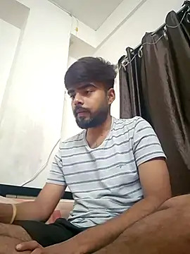 soniriyaa010101 online show from July 17, 6:49 pm