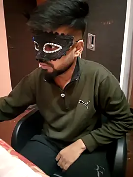 soniriyaa010101 online show from February 5, 8:43 am