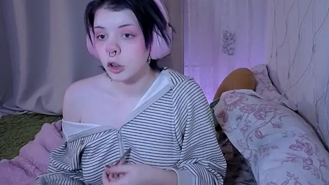 Alice Zev online show from April 24, 2:13 am