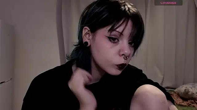 Snapshot of Alice_Zev chatting on December 16, 6:39 am Alice Zev online show from December 16, 6:39 am