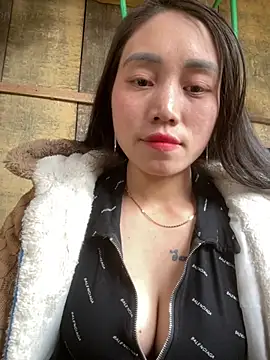 chipp-bong online show from February 3, 6:11 am