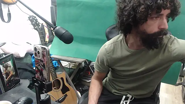 Snapshot of Stringin69 chatting on May 27, 6:37 pm Stringin69 online show from May 27, 6:37 pm
