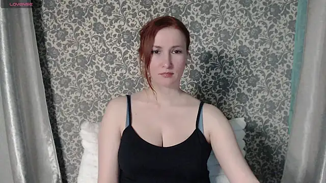 LesanaMagic online show from February 7, 8:31 pm