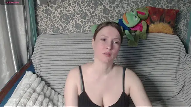 LesanaMagic online show from April 3, 6:25 pm