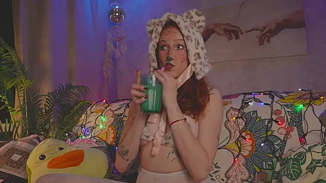 Snapshot of Charming_winky chatting on October 23, 5:33 pm Charming winky online show from October 23, 5:33 pm