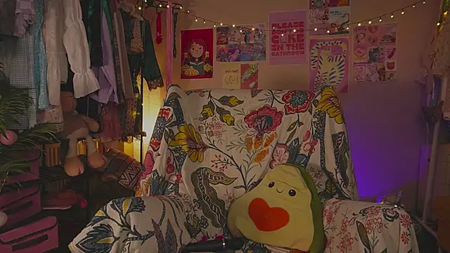 Snapshot of Charming_winky chatting on November 14, 3:05 pm Charming winky online show from November 14, 3:05 pm