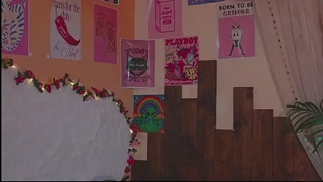 Snapshot of Charming_winky chatting on April 1, 1:41 pm Charming winky online show from April 1, 1:41 pm