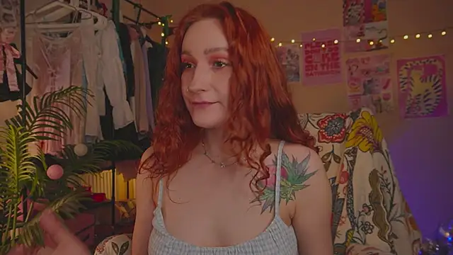 Snapshot of Charming_winky chatting on December 4, 5:12 pm Charming winky online show from December 4, 5:12 pm