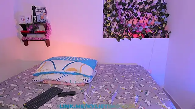 kylietimothee online show from May 28, 5:41 pm
