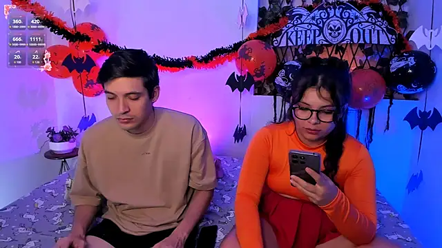 Snapshot of kylietimothee chatting on October 25, 5:02 pm kylietimothee online show from October 25, 5:02 pm