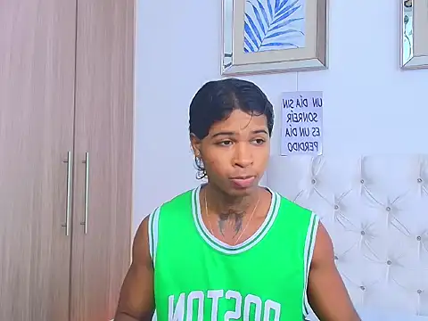 Snapshot of cassian_gold chatting on May 27, 11:39 am cassian gold online show from May 27, 11:39 am