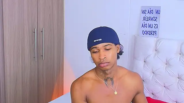 Snapshot of cassian_gold chatting on June 6, 1:22 am cassian gold online show from June 6, 1:22 am