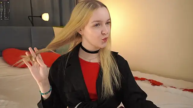 KrishnaSimmons online show from November 2, 8:25 pm