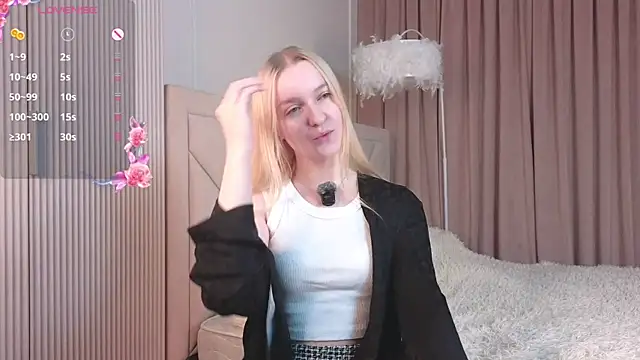 KrishnaSimmons online show from October 28, 7:35 pm