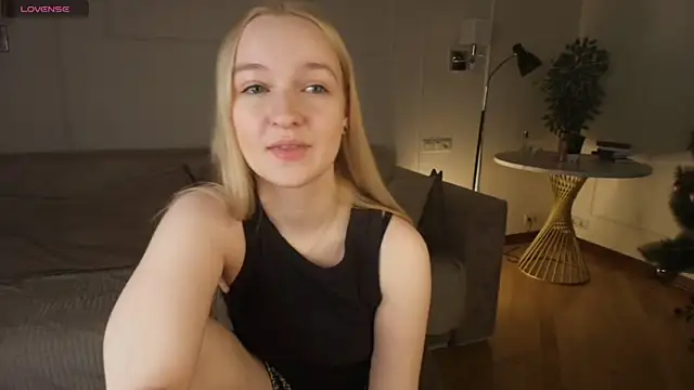 KrishnaSimmons online show from January 14, 7:39 pm