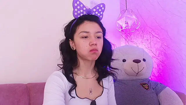 april bennett online show from October 28, 12:37 pm