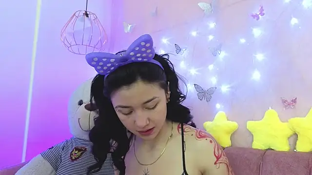 april bennett online show from November 28, 12:38 pm