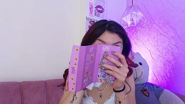 april bennett online show from October 18, 1:02 pm