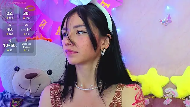 Snapshot of april_bennett chatting on June 30, 1:22 pm april bennett online show from June 30, 1:22 pm