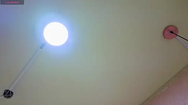 Snapshot of april_bennett chatting on February 17, 12:13 pm april bennett online show from February 17, 12:13 pm