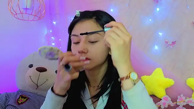 Snapshot of april_bennett chatting on February 18, 12:34 pm april bennett online show from February 18, 12:34 pm