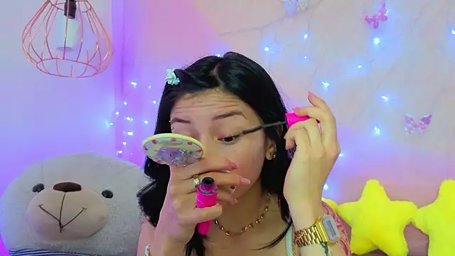 Snapshot of april_bennett chatting on February 19, 1:19 pm april bennett online show from February 19, 1:19 pm