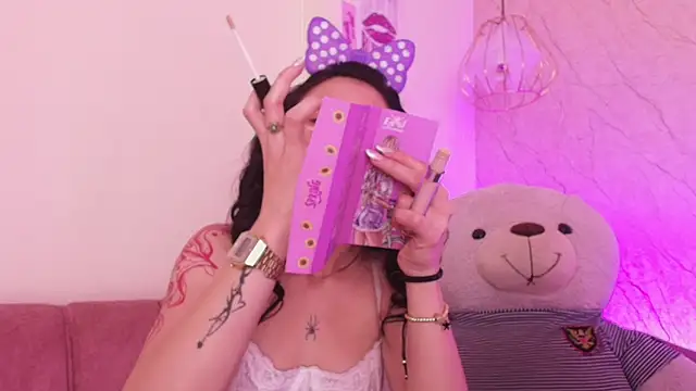 april bennett online show from November 6, 12:31 pm